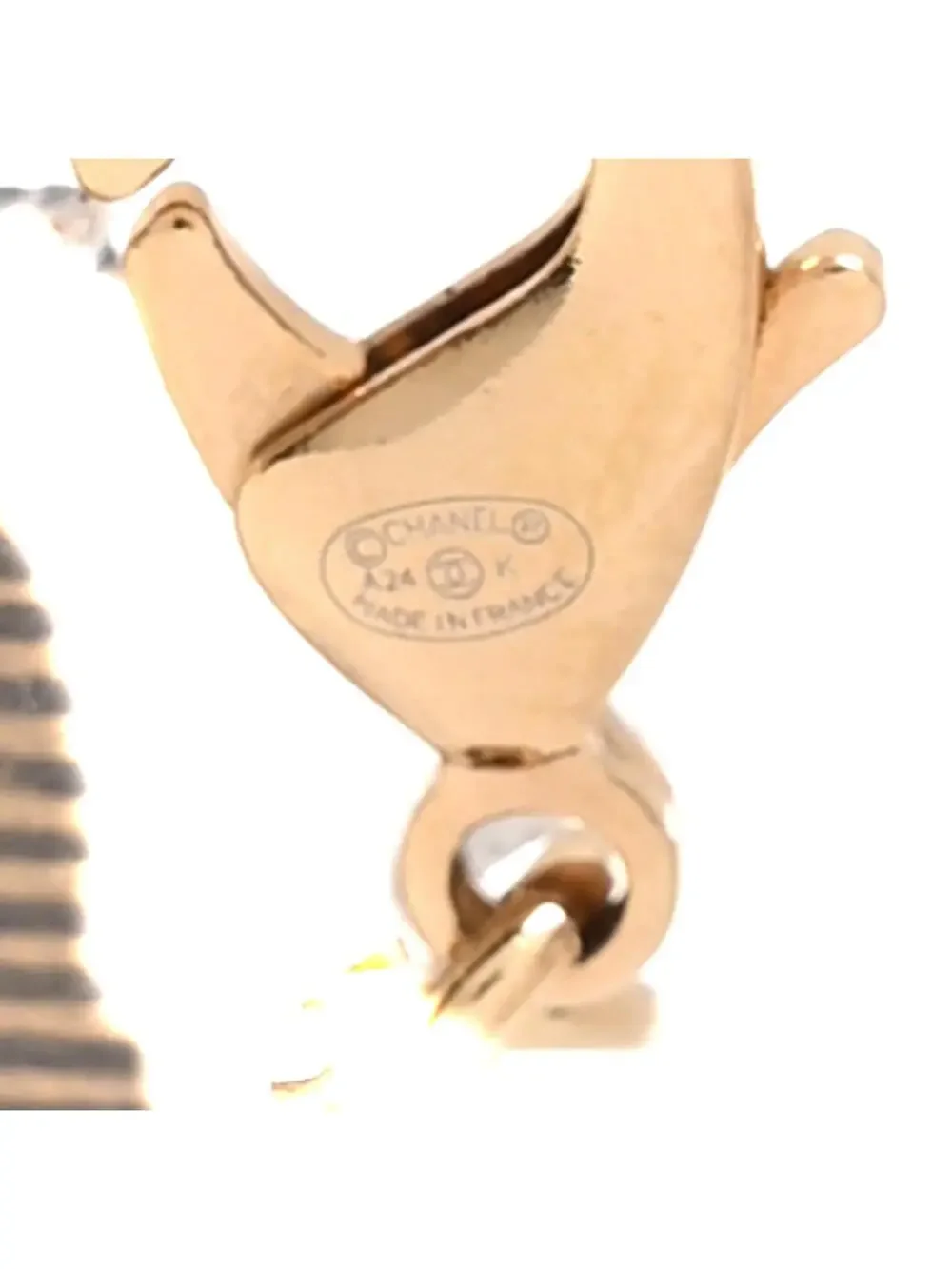 CHANEL elevate your